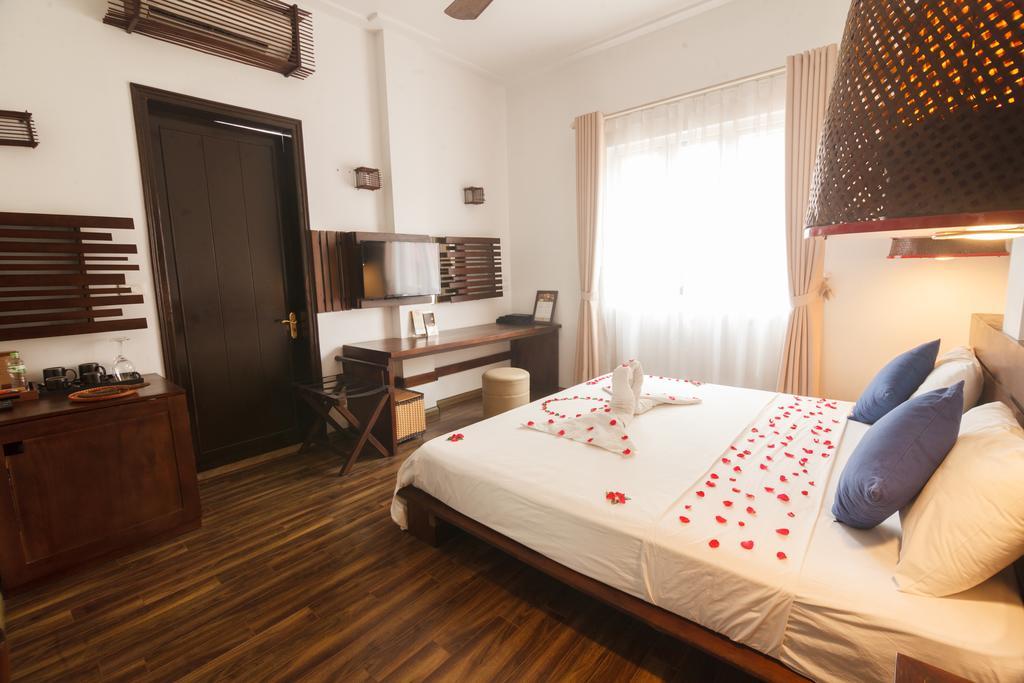 Cinnamon Cathedral Hotel Hanoi Exterior photo