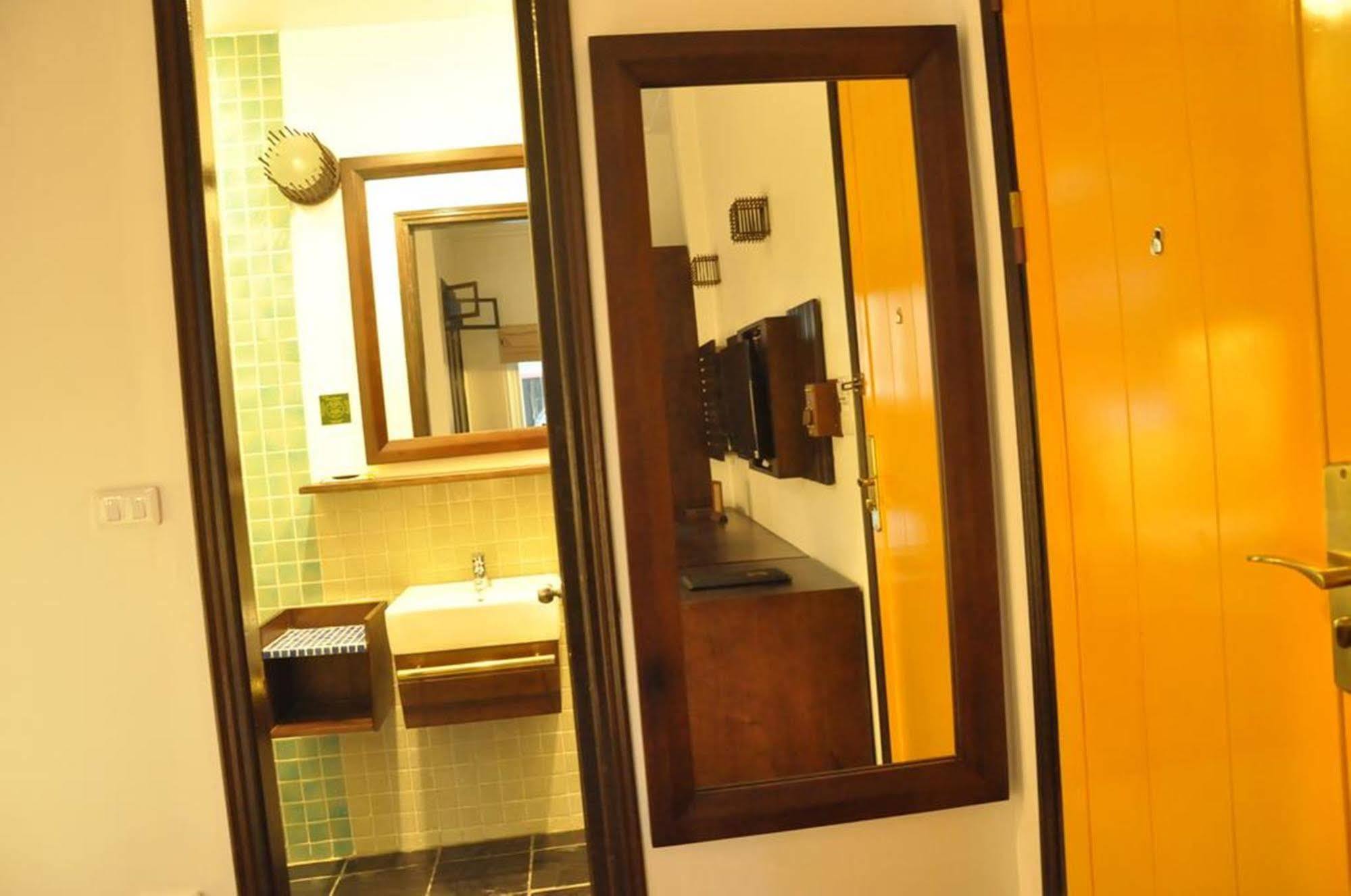 Cinnamon Cathedral Hotel Hanoi Exterior photo